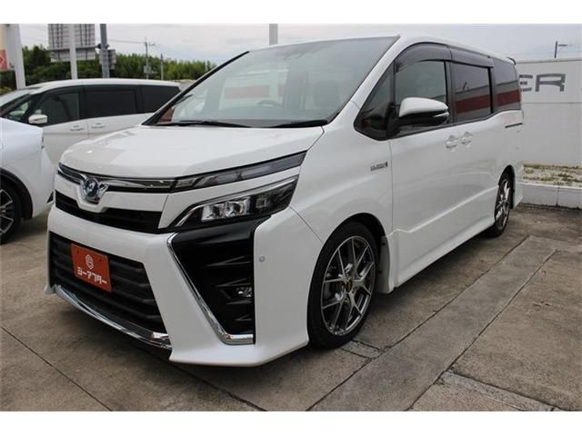 VOXY HYBRID