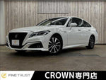 CROWN sedan hybrid