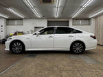 CROWN sedan hybrid