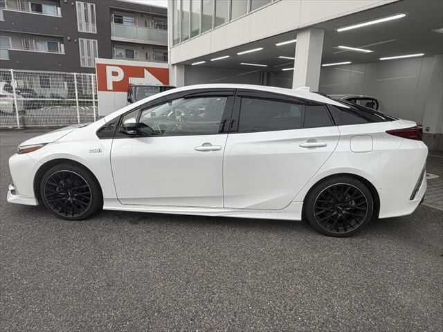 PRIUS PHV