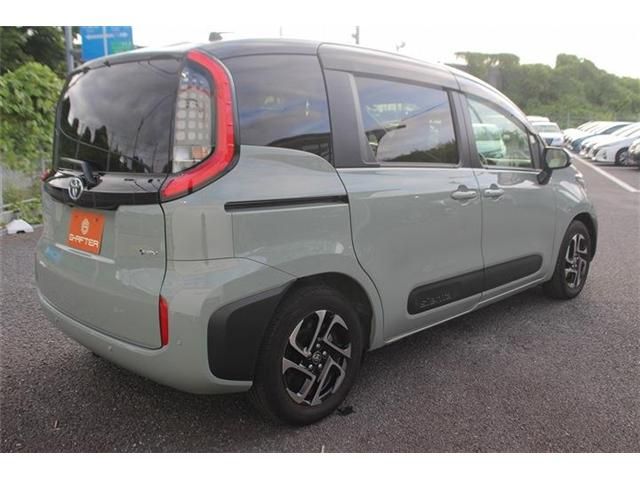 SIENTA HYBRID
