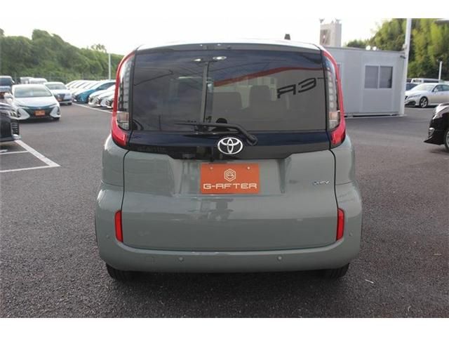 SIENTA HYBRID