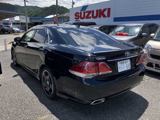 CROWN sedan