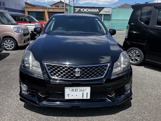 CROWN sedan