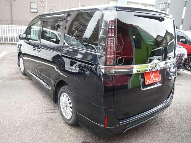 VOXY HYBRID