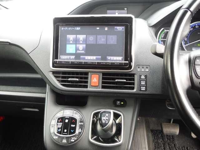 VOXY HYBRID