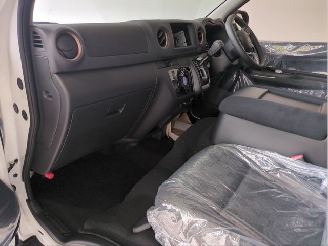 CARAVAN van 2WD