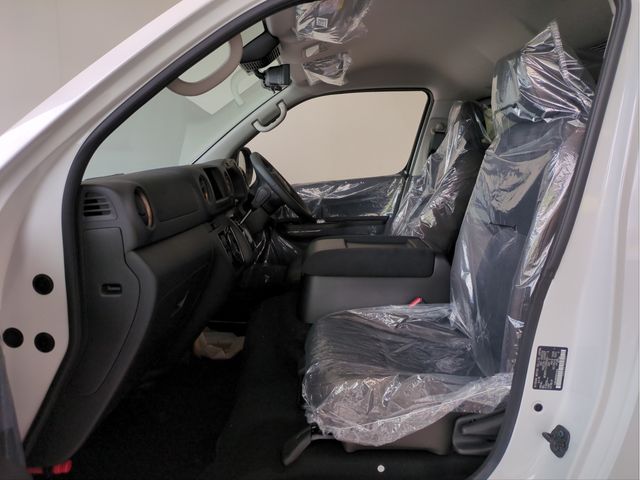 CARAVAN van 2WD