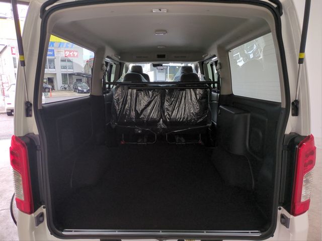 CARAVAN van 2WD