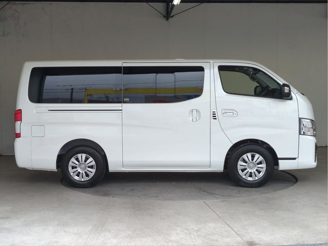 CARAVAN van 2WD