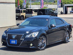 CROWN sedan hybrid