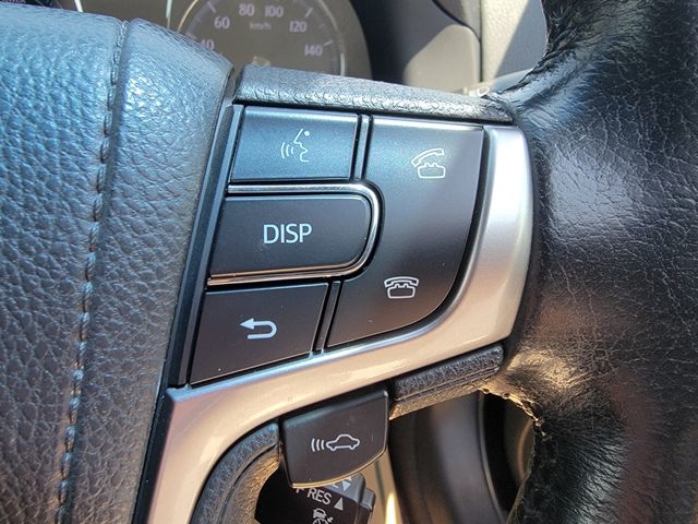 CROWN sedan hybrid