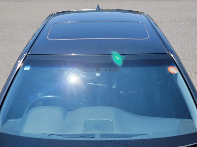 CROWN sedan hybrid