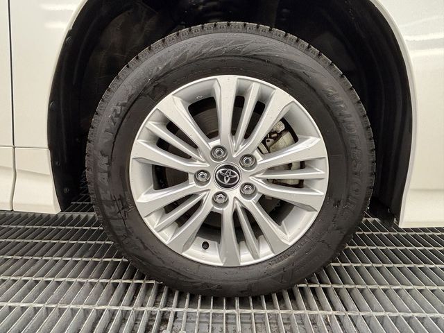 NOAH HYBRID 4WD