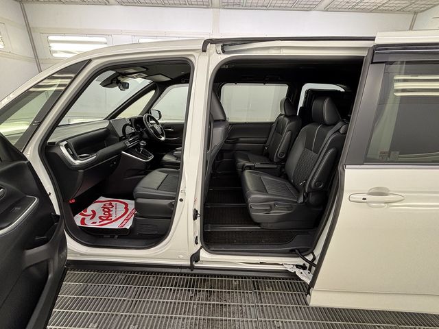 NOAH HYBRID 4WD