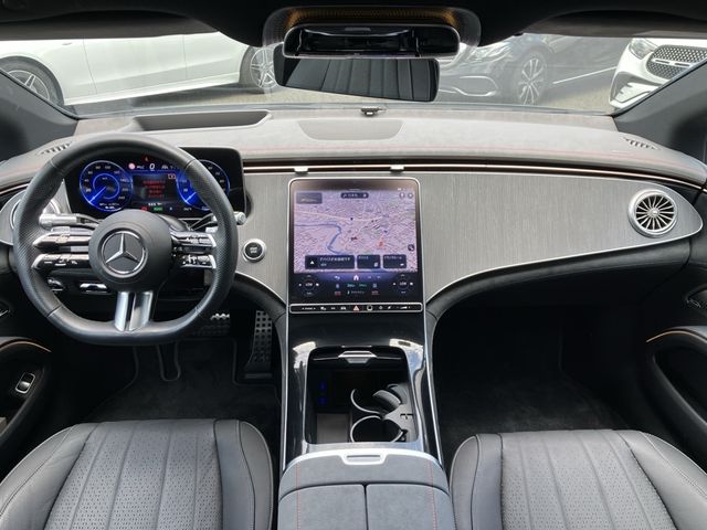 MERCEDES BENZ EQS