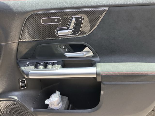 MERCEDES BENZ GLA class HYBRID
