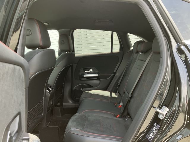 MERCEDES BENZ GLA class HYBRID