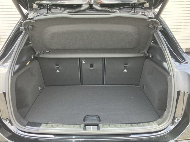MERCEDES BENZ GLA class HYBRID