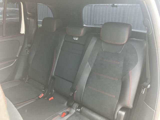MERCEDES BENZ GLB