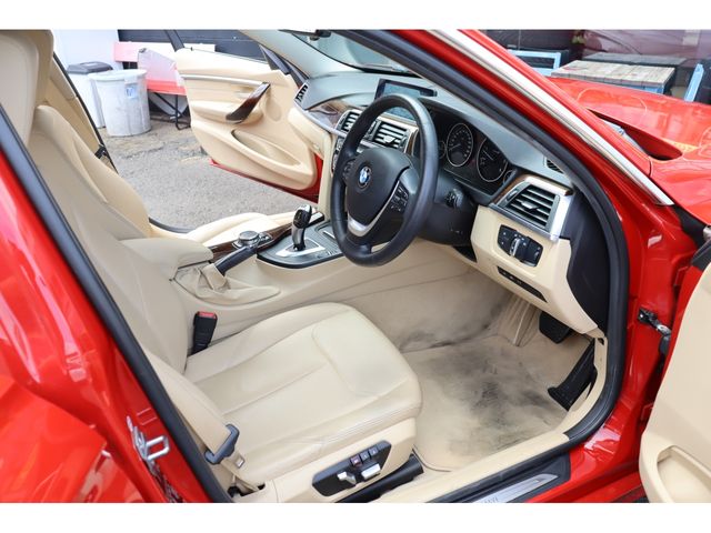 BMW 3 Series sedan