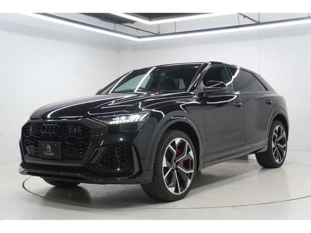 AUDI RS Q8