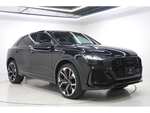 AUDI RS Q8
