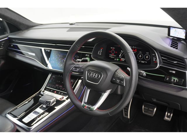 AUDI RS Q8