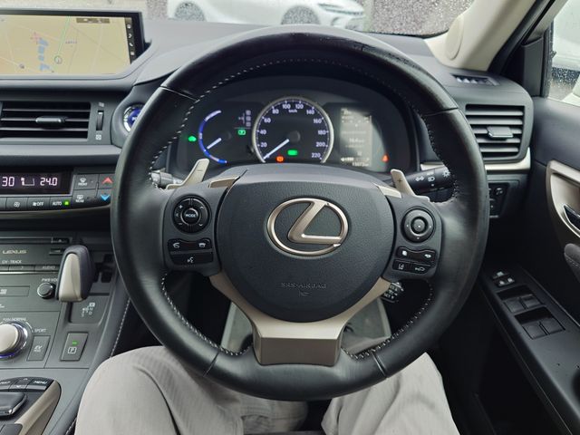 LEXUS CT200h
