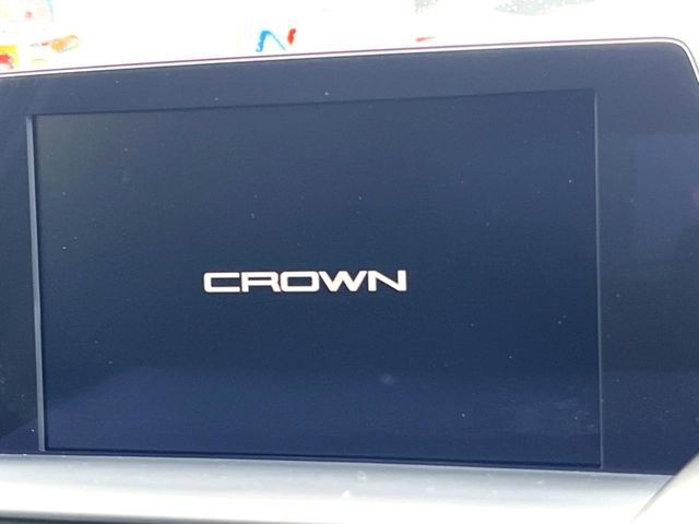 CROWN sedan hybrid