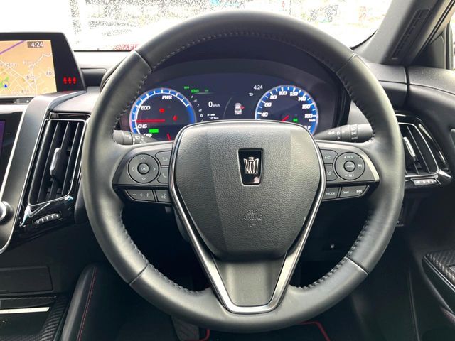 CROWN sedan hybrid