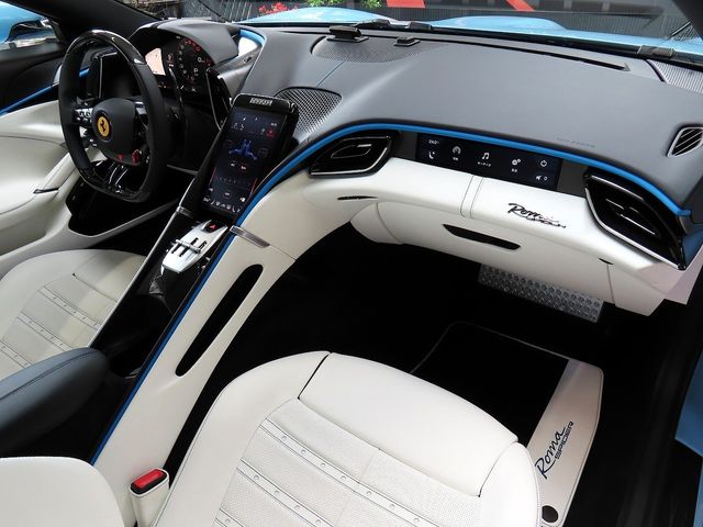 FERRARI Roma Spider