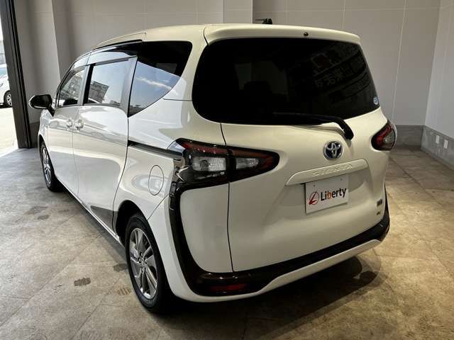 SIENTA HYBRID