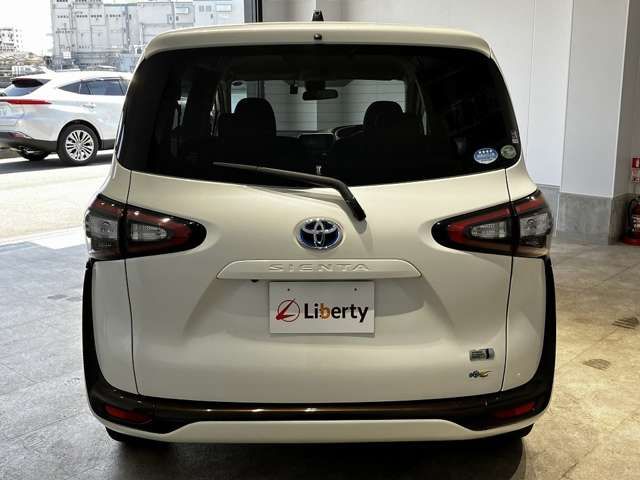 SIENTA HYBRID