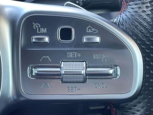 MERCEDES BENZ GLB