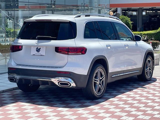 MERCEDES BENZ GLB