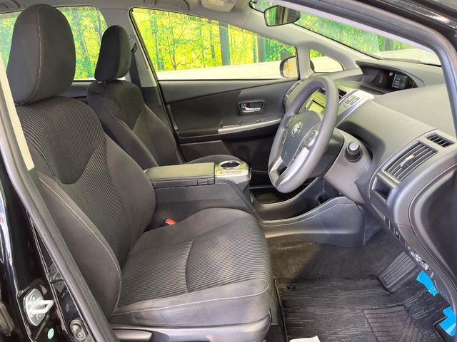 PRIUS Alpha