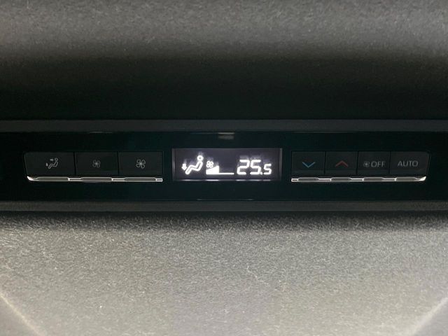 VOXY HYBRID