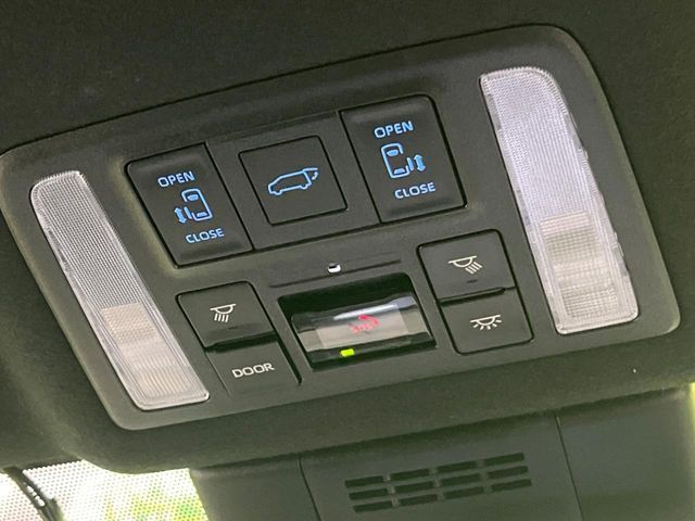 VOXY HYBRID