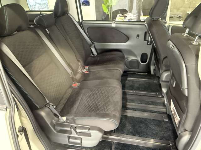 SERENA  S-HYBRID 4WD