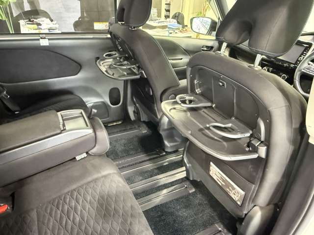 SERENA  S-HYBRID 4WD