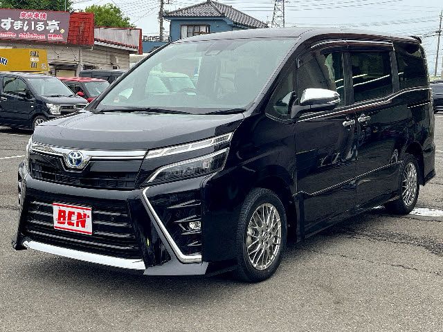 VOXY HYBRID