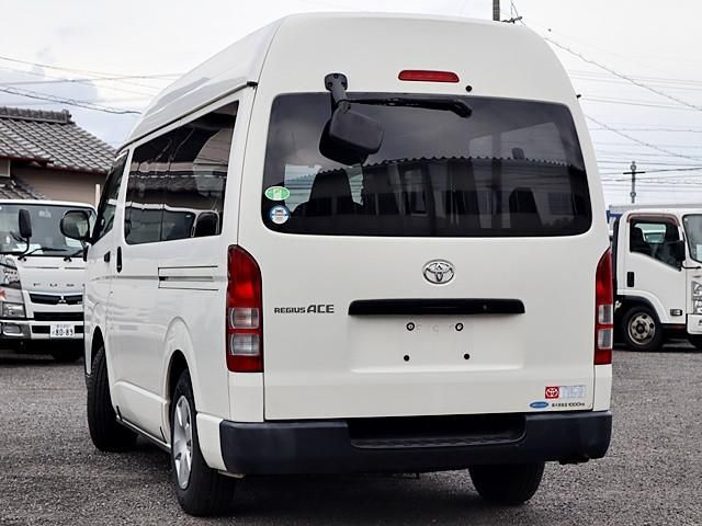 HIACE REGIUS WGN 4WD