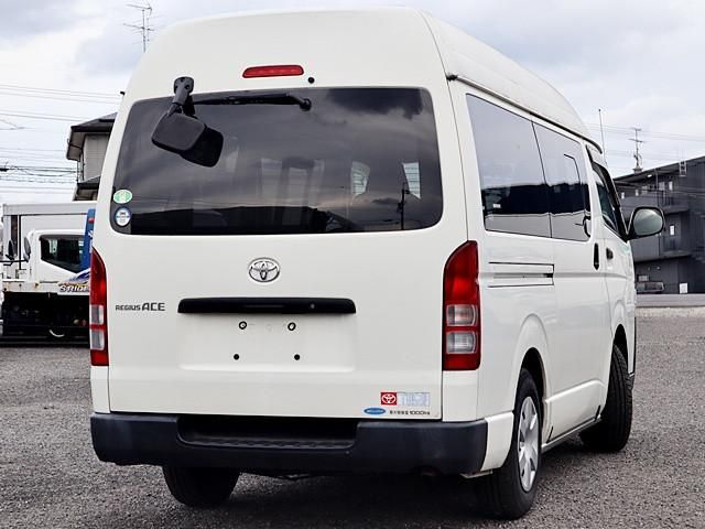 HIACE REGIUS WGN 4WD