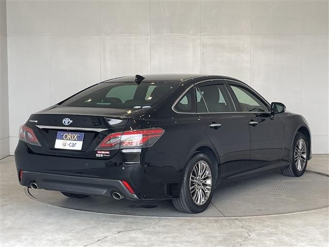 CROWN sedan hybrid 4WD