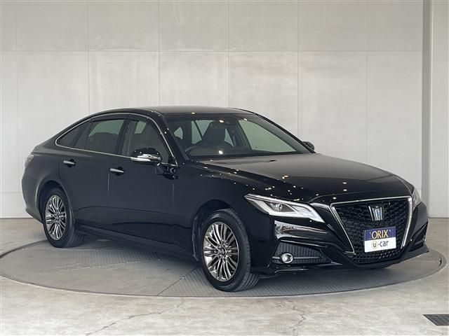 CROWN sedan hybrid 4WD