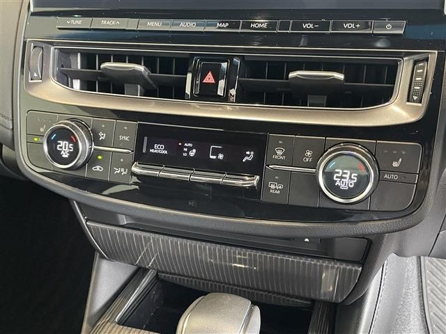 CROWN sedan hybrid 4WD