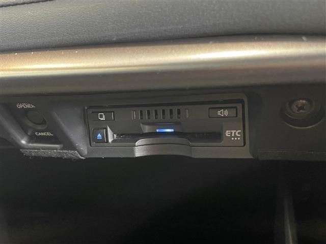 CROWN sedan hybrid 4WD