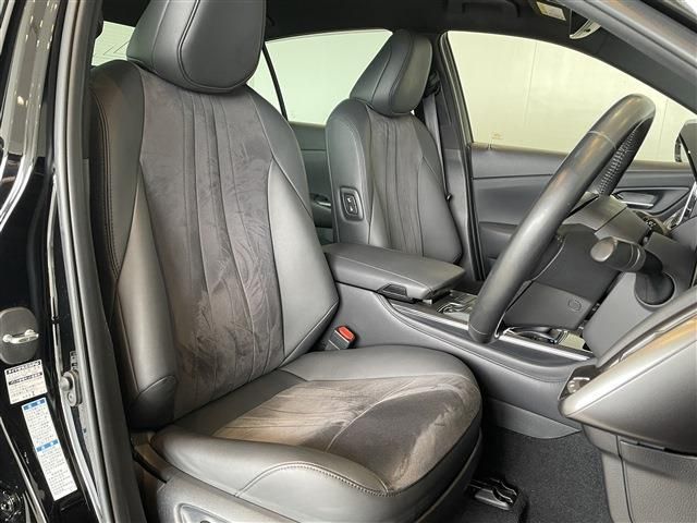 CROWN sedan hybrid 4WD