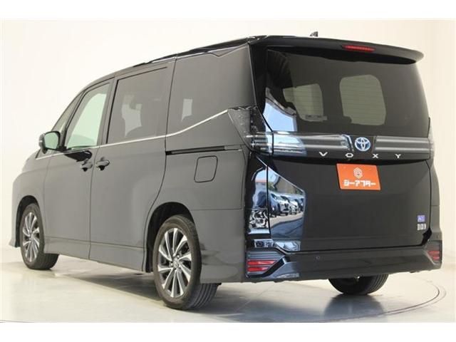 VOXY HYBRID